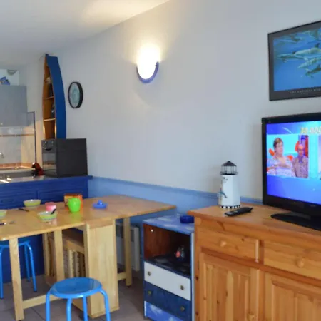 Pavillon Avec Terrasse, 6 Couchages, A 250m De La Et 600m Des Commerces - - Fr-1-229b-68 Holiday home Narbonne